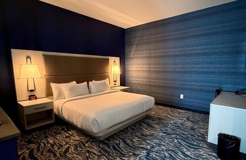 Hinton Hotel | Sugar Creek Hotel, Trademark Collection By Wyndham