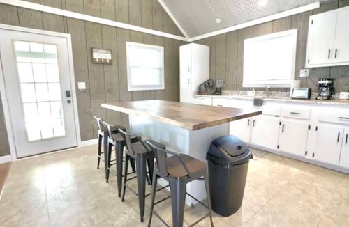 Ten Mile House | Sugarwood Boathouse