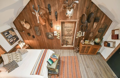 Berryville House | Suite 4: Outpost · Gorgeous Farm Carriage House Loft