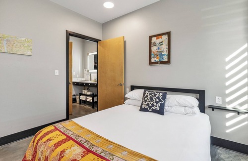 Pacific Hotel | Suite with kitchen near Six Flags and the St. Louis area in The Landing Hub Hotel with onsite activities