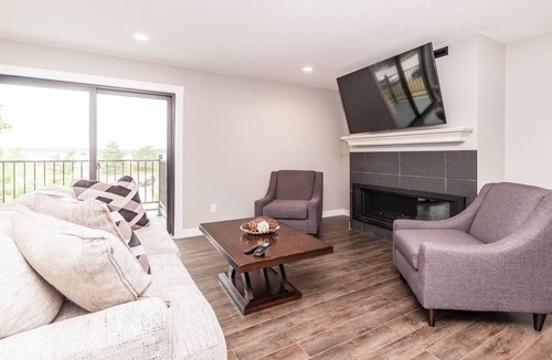 Kutzky Park Condo | Suites on 4th unit # 4 - 2 bdrm-2 bath-1 mile-Mayo Clinic