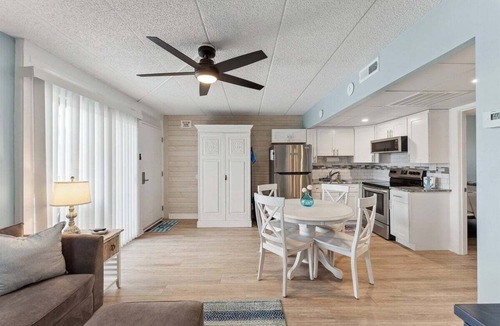 North Wildwood Condo | Sullivan's Cove: 2BR Condo w/Full Kitchen & Pools