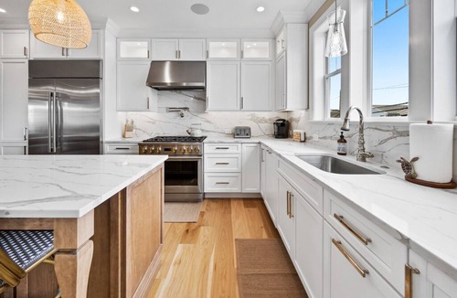 North End House | Summer House - Luxury 5BR w/Heated Pool Near Beach