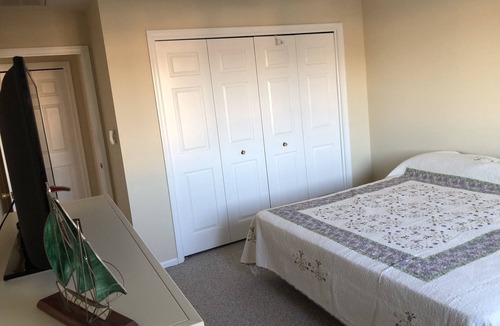 Osbornsville House | Summer Rental. WATERFRONT. Private DOCK for your boat. Walk to beach. Sleeps 10.