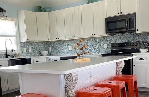 Carova Beach House | Summer Special!!! New Listing Amazing Canalfront House Free Beach Parking Passes