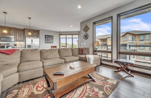 Spirit Lake Condo | Sun Rays and Lake Days in the Brooklyn at Bridges Bay Resort