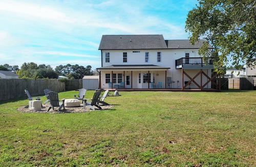 Hampstead House | Sun & Sea Retreat 3 bedroom 4 Bed Intercoastal home for boat lovers in Hampstead