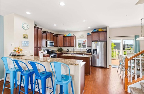 West Ocean City Apartment | Sunkissed Sandbar Lane | Pool + Patio!