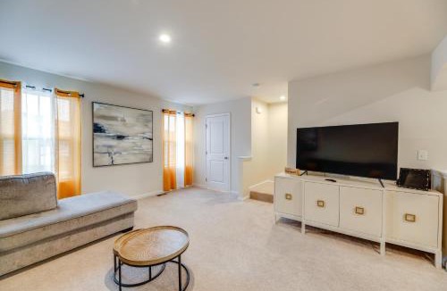 Milford House | Sunlit Milford Townhome < 2 Mi to Riverwalk!