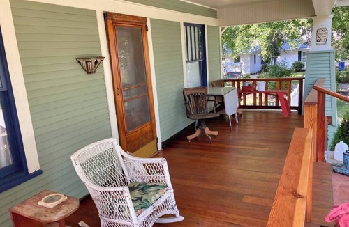Brookfield Cottage | Sunny 1935 Cottage - Designer Restored