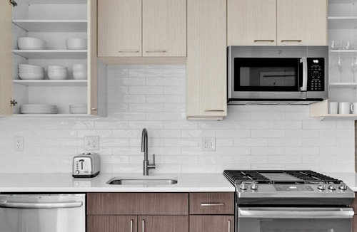 Crystal City Apartment | Sunny Crystal City 1BR w/ Gym & Concierge, steps to Metro, by Blueground
