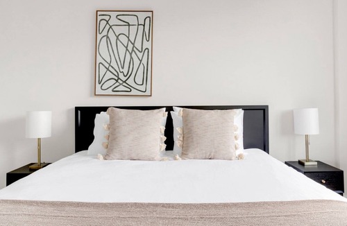 Crystal City Apartment | Sunny Crystal City 1BR w/ Gym & Concierge, steps to Metro, by Blueground