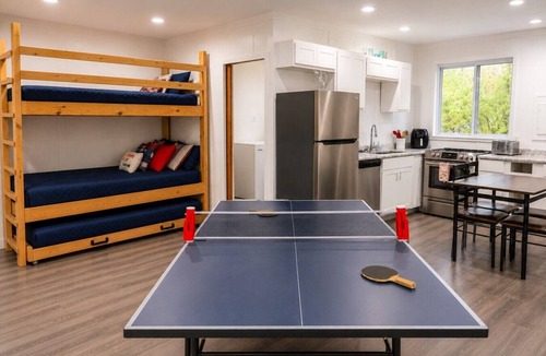 Alto Apartment | Sunny Days Studio Half Suite| Kayaks Hot Tub