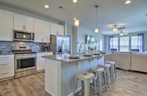 Millville House | Sunny End-Unit Townhome–Steps to Resort Amenities!