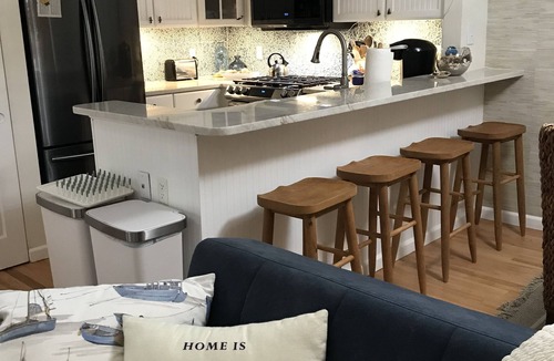 Diamond Beach House | Sunny family owned corner unit town home one block from exclusive Diamond Beach