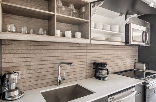 Crystal City Apartment | Sunny Potomac Yard 1BR w/Concierge & Lounge, nr Airport, by Blueground