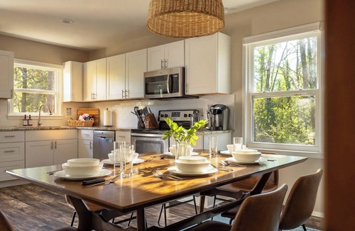 Southeast Raleigh House | Sunny Spring Escape – Downtown 9 Min – Pool Tab – Relax N Raleigh