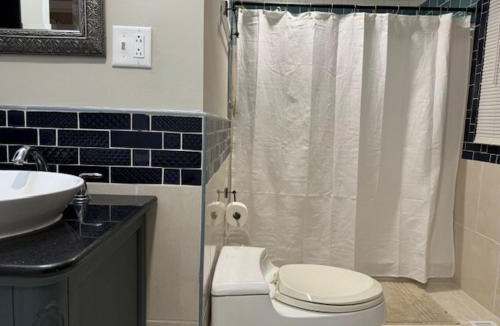 McHenry House | Sunnyside Rental-Entire vacation home 3 Bedroom 2 Bathrooms 1 Kitchen
