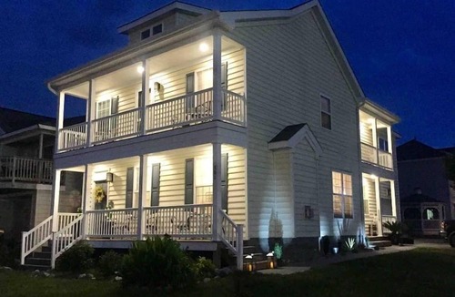 Dam Neck House | Sunrise Inlet Views 4BD Quick Walk to Beach