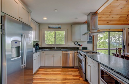 Sugar Mountain House | Sunrise with Grandfather - Stunning views, sauna, close to slopes!