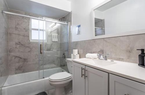 Constable Hook Apartment | Sunset 3BR 2BA 8 Beds NYC MetLife Free Parking