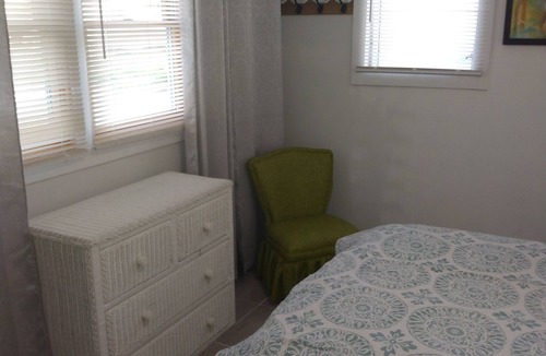 Fortescue Bed & Breakfast | Sunset Bay homestay Fortescue nj across from the ocean open April 2