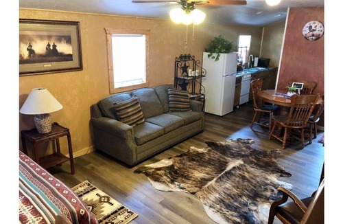 Lafayette County House | Sunset C B&B