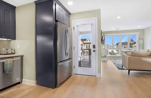 Stone Harbor Condo | Sunset Escape Dock, Dine & Sunset Views