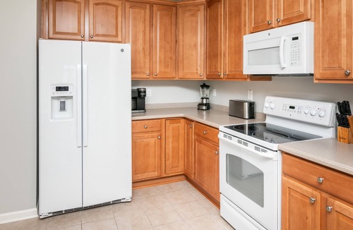 Sunset Island Condo | Sunset Island 6 Hidden Cove Way, Unit 4A, Luxurious 3BR condo! Free WIFI!