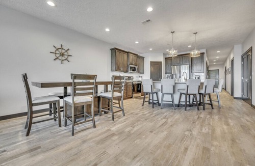 Arnolds Park Condo | Sunset Shores in the Stillwater Building at Bridges Bay Resort (Lakefront)