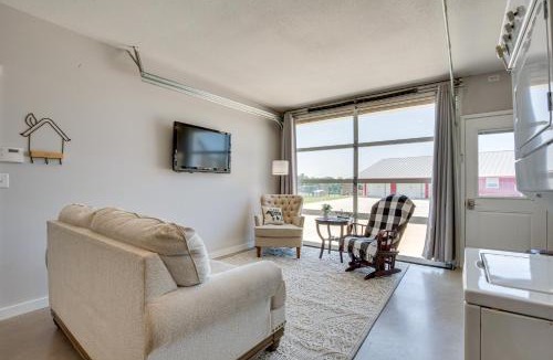 Clinton County Apartment | Sunset View Home 1 Mi to Smithville Lake!