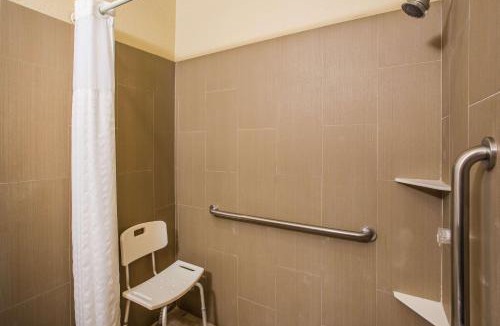 Altoona Hotel | Super 8 by Wyndham Altoona