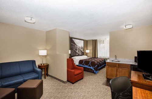 Altoona Hotel | Super 8 by Wyndham Altoona