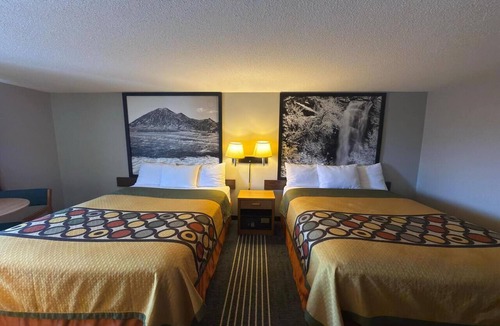 Belle Fourche Hotel | Super 8 by Wyndham Belle Fourche SD