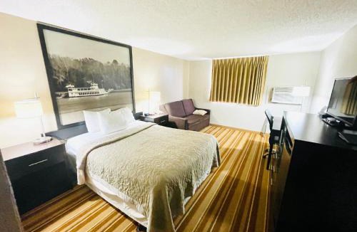 Clear Lake Hotel | Super 8 by Wyndham Clear Lake