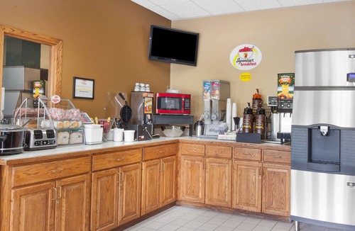 Clear Lake Hotel | Super 8 by Wyndham Clear Lake