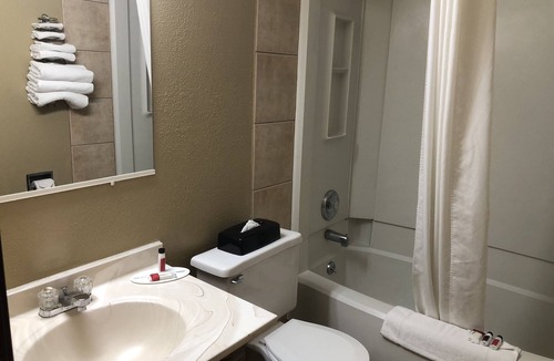 Crystal Lake Hotel | Super 8 by Wyndham Crystal Lake