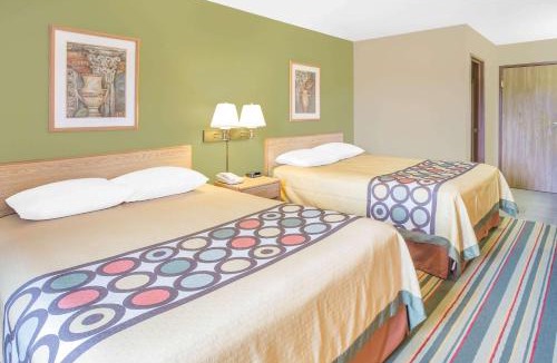 Carbon Cliff Hotel | Super 8 by Wyndham East Moline