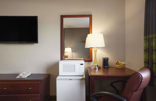 Fremont Hotel | Super 8 by Wyndham Fremont NE