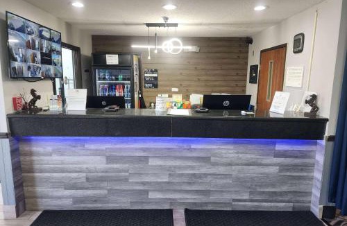 Galesburg Hotel | Super 8 by Wyndham Galesburg