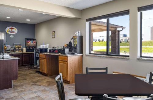 Humboldt Hotel | Super 8 by Wyndham Humboldt