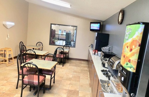 Huron Hotel | Super 8 by Wyndham Huron