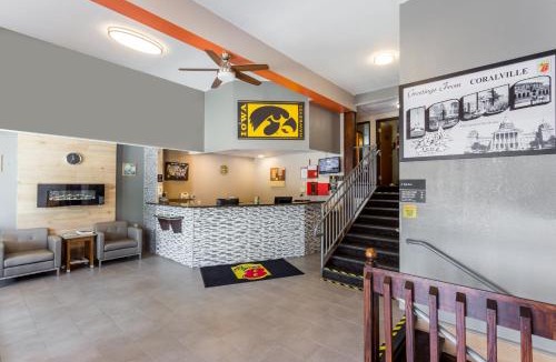 Coralville Hotel | Super 8 by Wyndham Iowa City/Coralville
