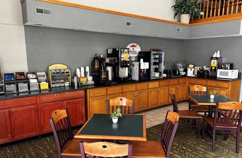 Mound City Hotel | Super 8 by Wyndham Mound City