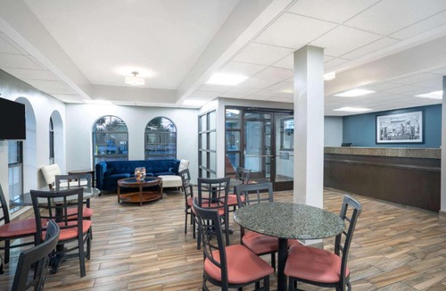 Murfreesboro Hotel | Super 8 by Wyndham Murfreesboro