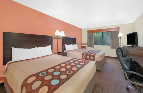Ottumwa Hotel | Super 8 by Wyndham Ottumwa