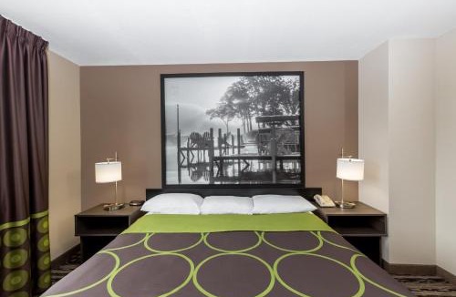 Spirit Lake Hotel | Super 8 by Wyndham Spirit Lake/Okoboji