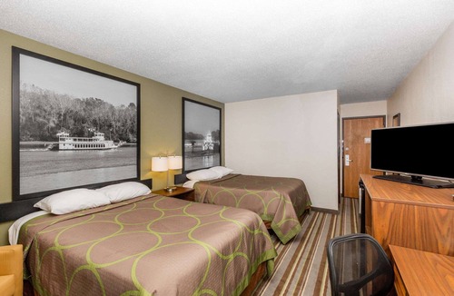 Storm Lake Hotel | Super 8 by Wyndham Storm Lake