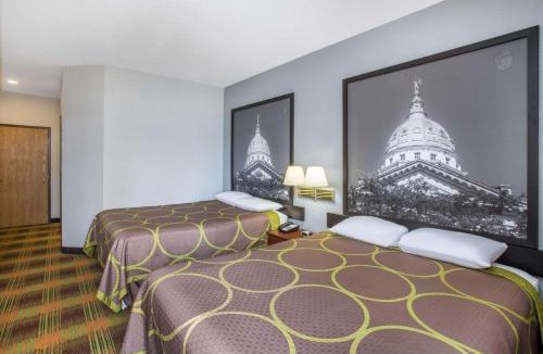 Sweet Springs Hotel | Super 8 by Wyndham Sweet Springs