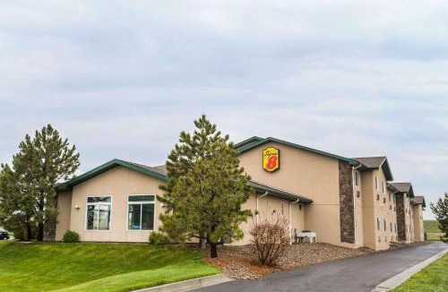 Wheatland Hotel | Super 8 by Wyndham Wheatland Wyoming
